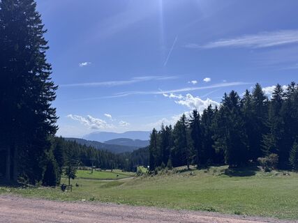 Fotografija s spletne strani Jerry Geimer na poti