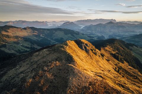 Sonnenaufgang Feldalphorn Herbst 2022@Region Hohe Salve - Maximilian Gierl (8).jpg