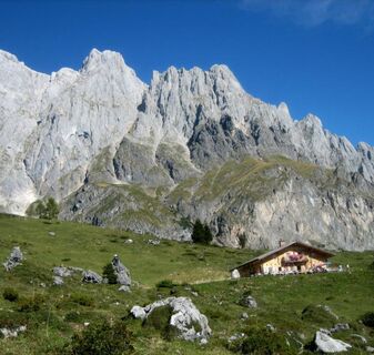 Die Schartenalm unter dem Bratschenkopf