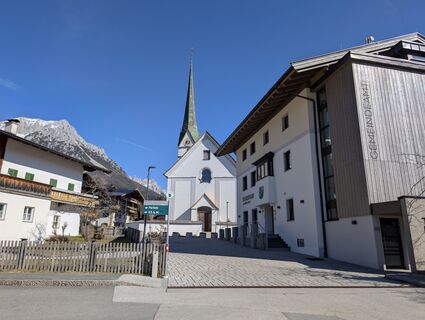 Scheffau_Gemeindeamt_Kirche_Pfarrheim