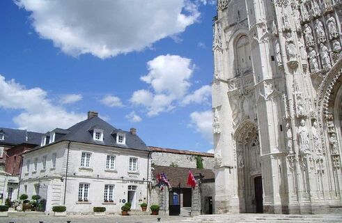 Vorplatz der Abtei von Saint-Riquier