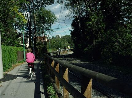 Entlang der Straßenbahnlinie 1 nach Mariatrost.