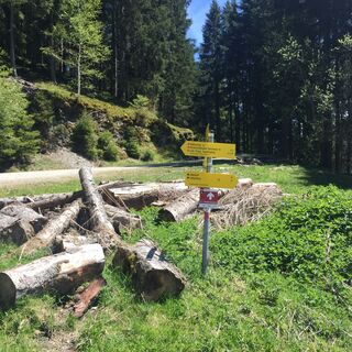 Beschilderung in der 2. Kehre