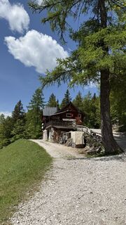 Fotografija s spletne strani Michael Zajc na poti