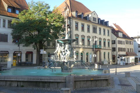 Ehingen / Donau - Marktplatzbrunnen