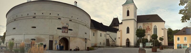 Barbakane mit Hauptplatz
