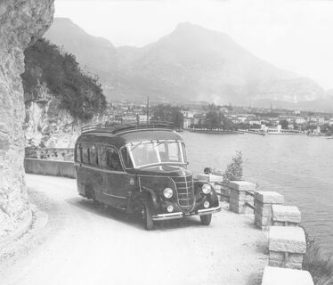 Foto d'epoca: la strada del Ponale