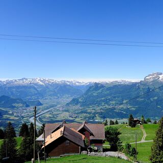 Aussicht von Silum auf das Rheintal und die Alpen