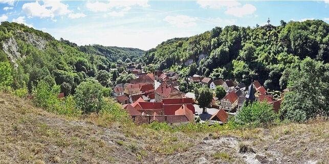 Blick auf Questenberg und Queste