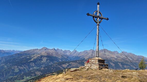 Fotografija s spletne strani ag.mayr13 na poti
