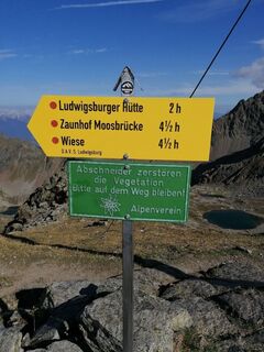 Wegweiser vom Gemeindekopf Richtung Ludwigsburger Hütte.jpg
