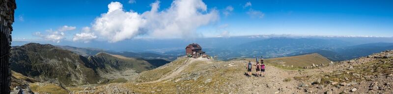 Zirbitzkogelhütte vom Gipfel aus