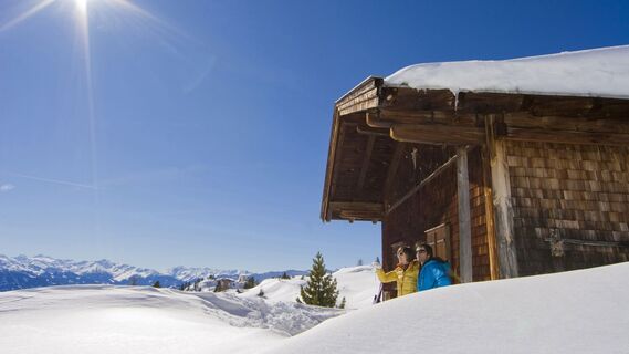 bei der Höhenwanderweg kommt man vorbei an der bilderbuchmäßig gelegenen Jägerhütte