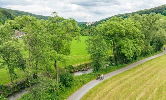 Flache Wege und willkommene Erfrischung entlang der Feistritz