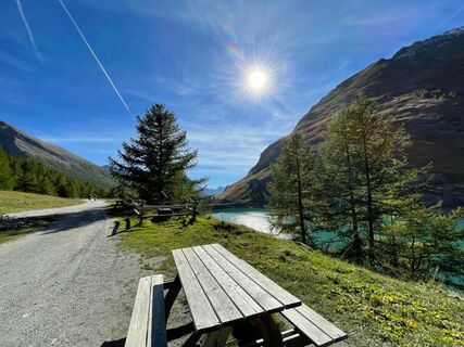 Diga di Rochemolles - Brunnen/Tische