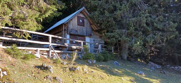Fotografija s spletne strani Janez Perko na poti