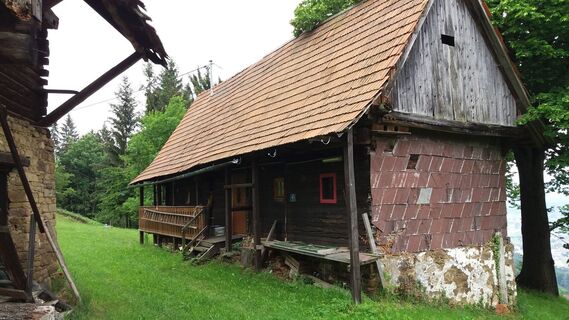 Höhenwanderung_Hochtregister_Berg_Verlassener Hof