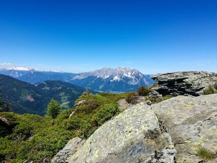 Aussichtsreich vom Beginn an ist der Weg zum Mölbegg