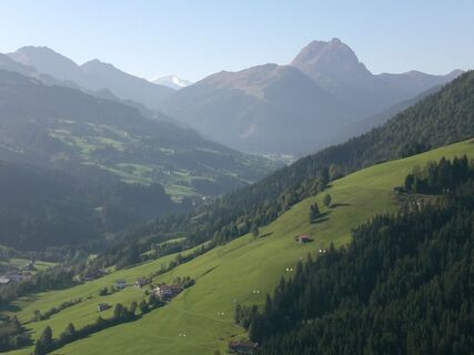 Vom Gaisberg aus den herrlichen Blick auf den großen Rettenstein genießen