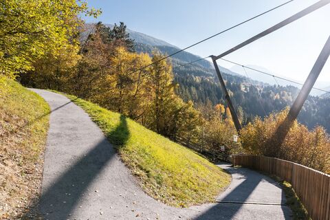 Benni Raich Brücke im Herbst