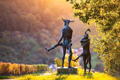 Skulpturenpfad Strümpfelbach Europa mit dem Stier
