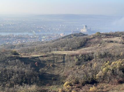 Zdjęcie z Nóra Adamkovich wzdłuż trasy