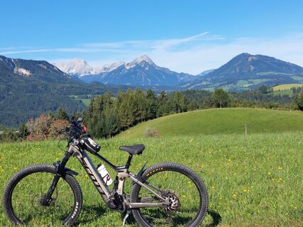 Fotografija s spletne strani Monika Mülleder na poti
