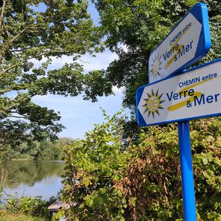 BEAUCHAMPS WEG ZWISCHEN GLAS UND MEER