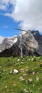 Fotografija s spletne strani Filip Tesarčík na poti