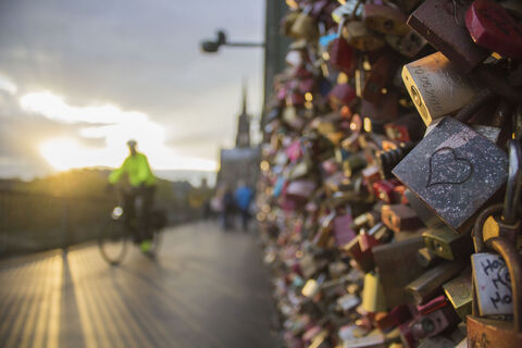 Schlösser auf der Hohenzollernbrück