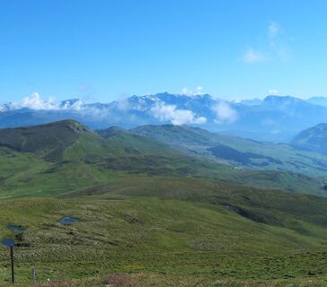 Um su, Sicht in Richtung Péz Sezner