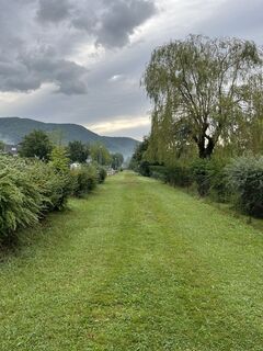 Dann auf die Wasserleitungstrasse abzweigen