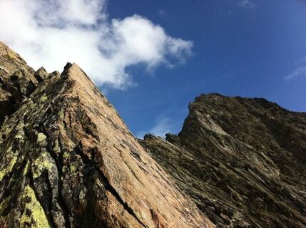 Blick Richtung Turm 2 und Gipfel des Jägiknubels