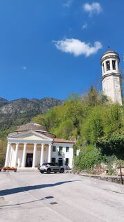 Fotografija s spletne strani RobertE na poti