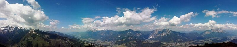 Ausblick auf die Hochwildstelle, Dachstein, Stoderzinken, Kammspitze und Grimming