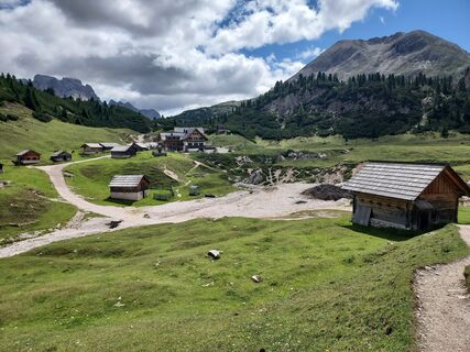 Fotografija s spletne strani Frank77 na poti