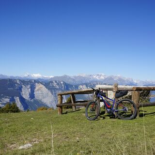 Der Blick auf die Brenta-Dolomiten bei der Malga Campo