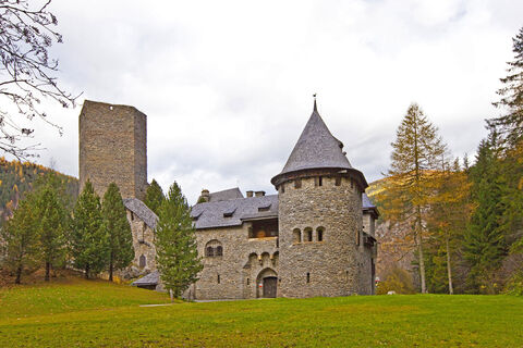 Burg Finstergrün in Ramingstein