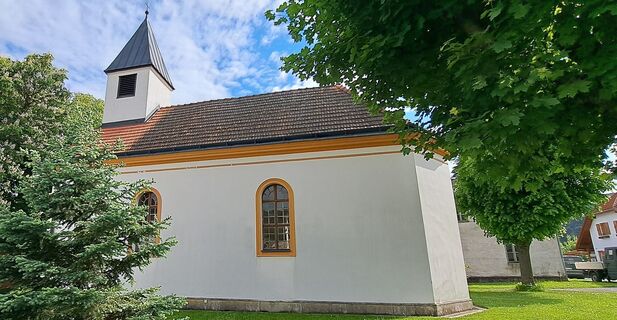 Beginn des Spazierganges nahe Kapelle