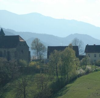 Blick auf Georgiberg und Georgibergkirche