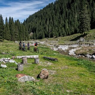 Gemütliche Feuerstelle in der Val Gronda, vor dem Aufstieg zur Alp Gren