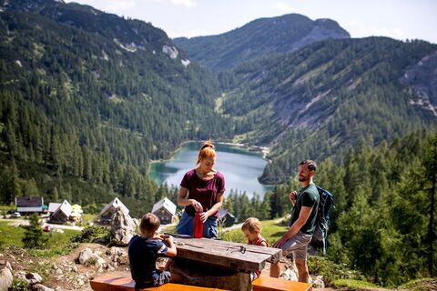 Steirerseebankerl mit Familie