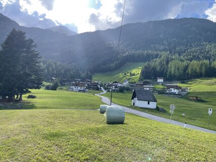 Fotografija s spletne strani Pierre Hans na poti