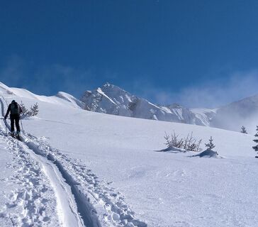 Aufstieg zwischen der Alp da Riein und der Cauma
