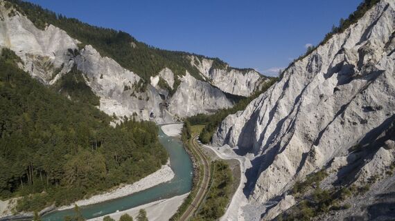 Drohnenaufnahme vom eigentlichen Zentrum der Schlucht bei Versam