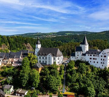 Schwarzenbergs Wahrzeichen St. Georgenkirche und Schloß