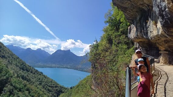 Fotografija s spletne strani Manu na poti