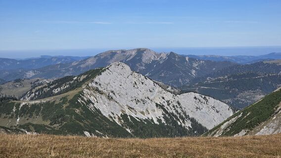 Fotografija s spletne strani EP87 na poti