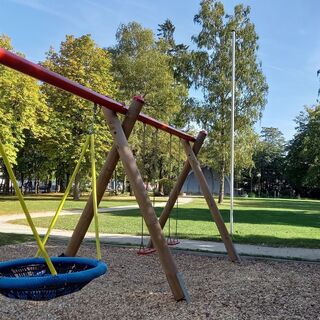 Schaukel im Stadtpark