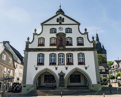 Historisches Rathaus Brilon als Start- und Zielpunkt des Rothaarsteig
